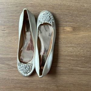 Badgley Mischka tan flats with crystal brooch